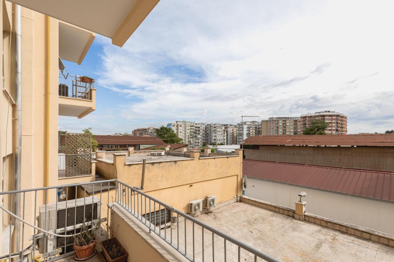 Apartment Scarfoglio Apartment, 4 Persone, 2 Camere, Balcone, Wi-fi, Stazione Tiburtina Rome